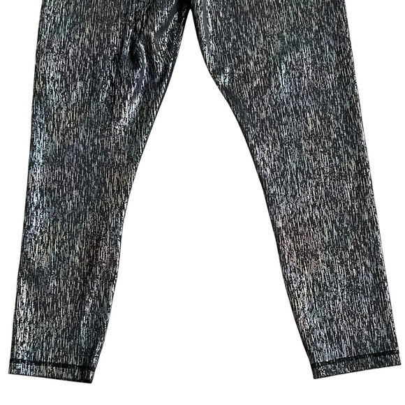 Zyia Active Black Vertical Mirage Light and Tight High Rise 7/8 Leggings Size 12 - Picture 10 of 11